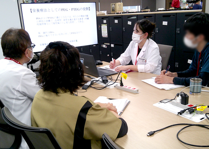 NST担当医師による講義の様子