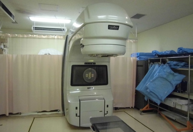 放射線治療装置　Clinac 21EX (varian)