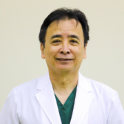室長 屋良 哲也 専門領域:脊椎外科