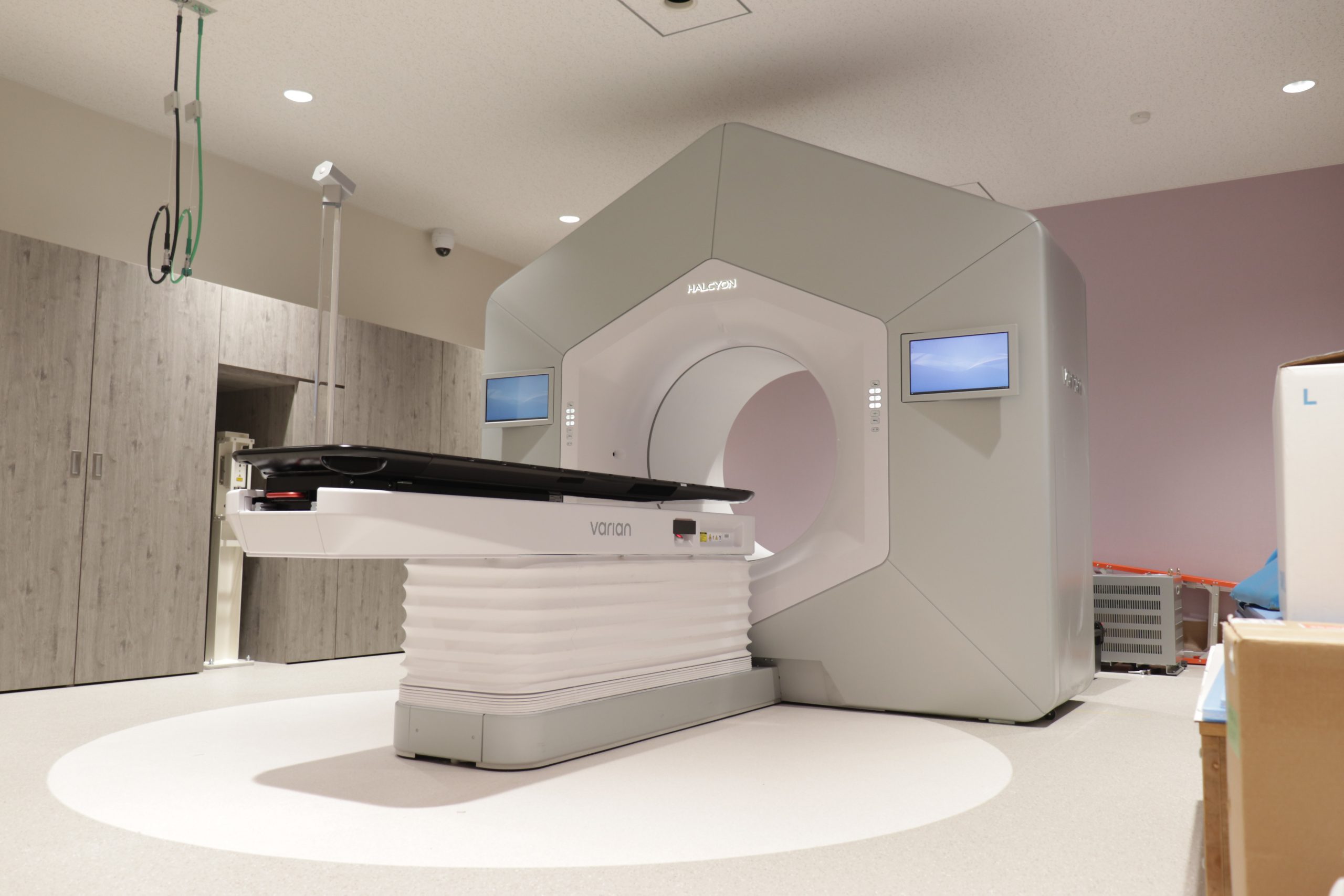 放射線治療装置　Halcyon（varian）