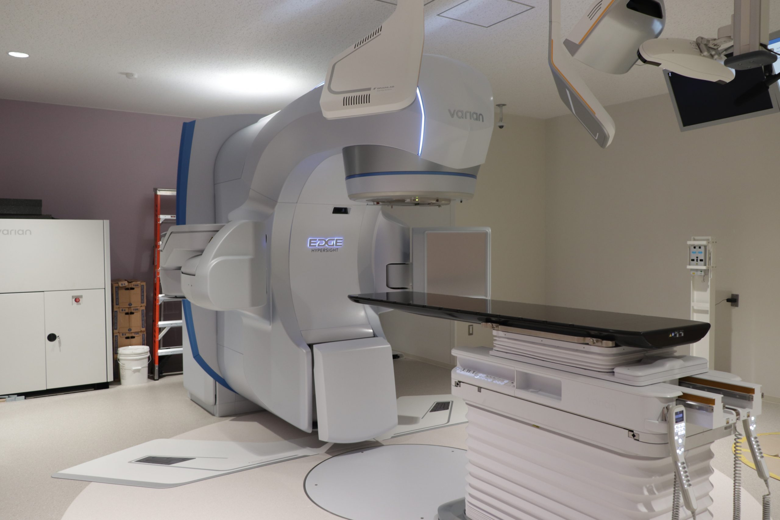 高精度放射線治療装置　TrueBeam EDGE（varian）